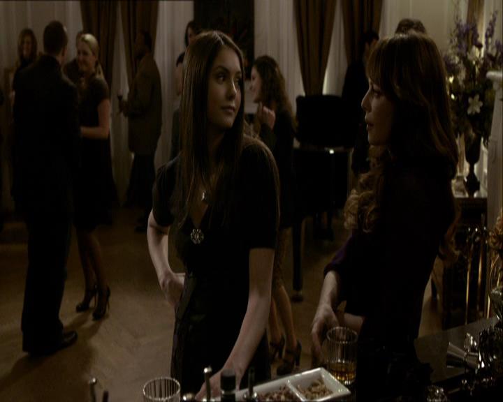 VampireDiariesWorld_dot_org-118UnderControl0917.jpg