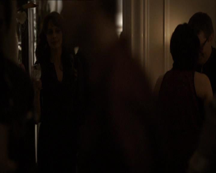 VampireDiariesWorld_dot_org-118UnderControl1165.jpg