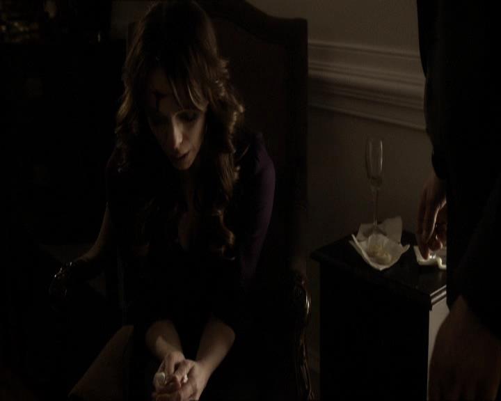 VampireDiariesWorld_dot_org-118UnderControl1528.jpg