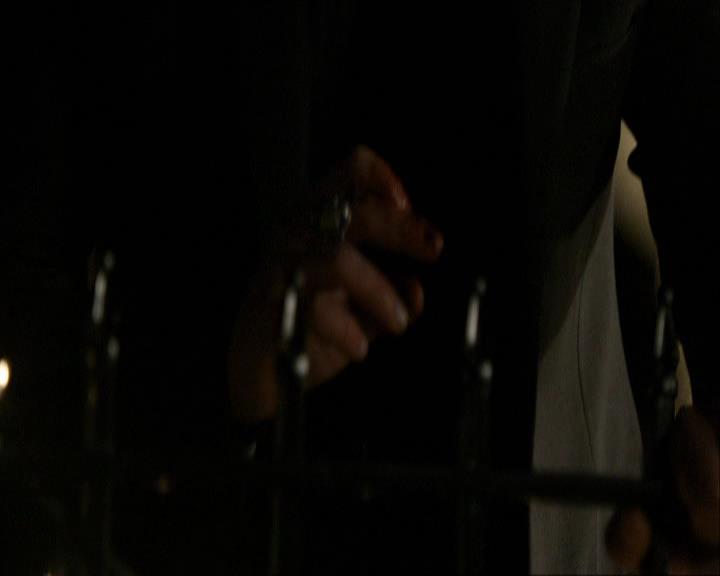 VampireDiariesWorld_dot_org-118UnderControl1589.jpg