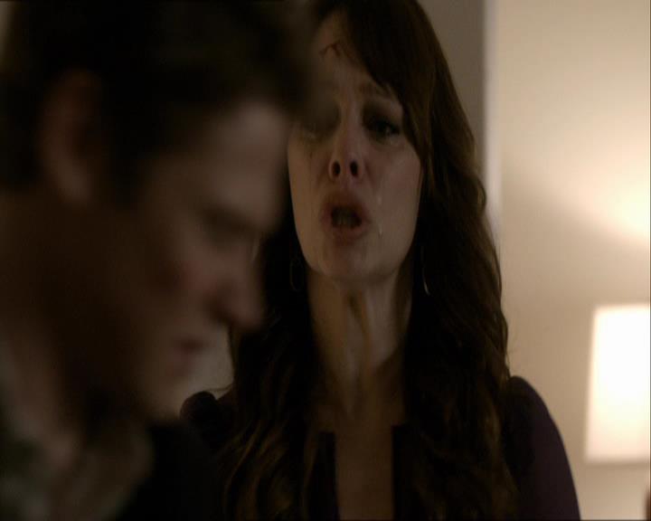 VampireDiariesWorld_dot_org-118UnderControl1912.jpg