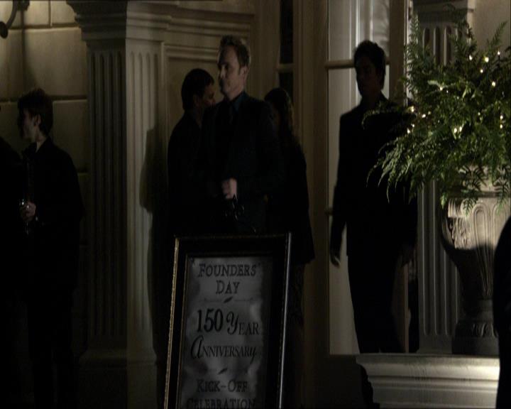 VampireDiariesWorld_dot_org-118UnderControl1945.jpg