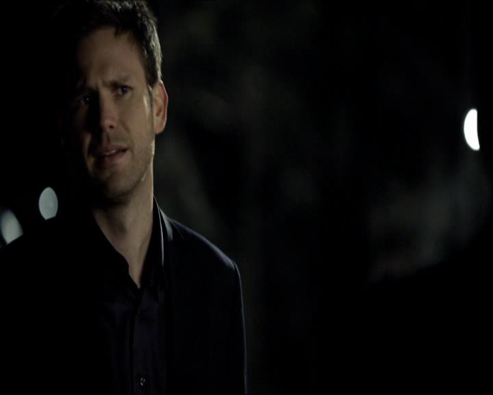 VampireDiariesWorld_dot_org-118UnderControl1970.jpg