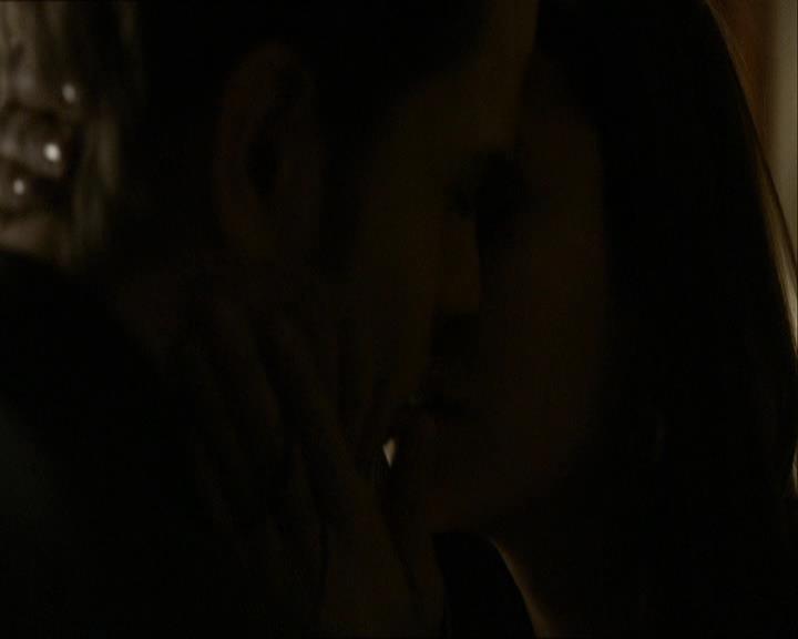 VampireDiariesWorld_dot_org-118UnderControl2166.jpg
