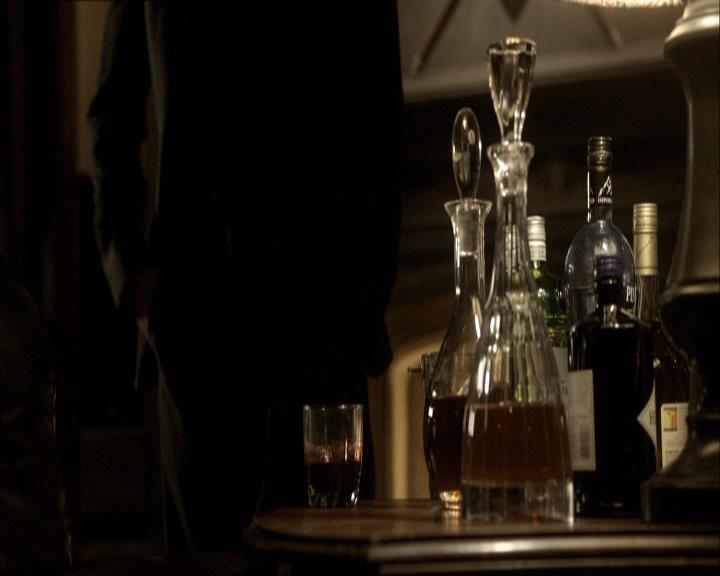 VampireDiariesWorld_dot_org-118UnderControl2251.jpg