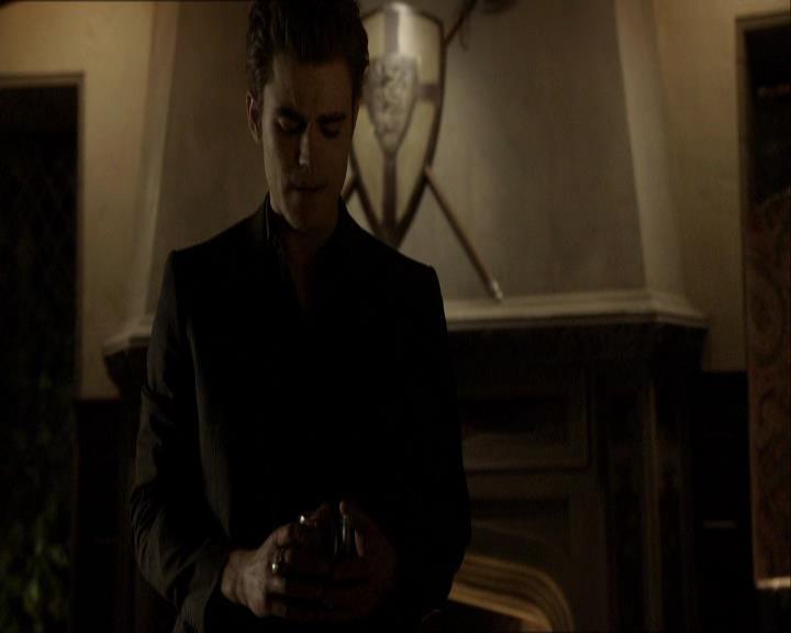 VampireDiariesWorld_dot_org-118UnderControl2259.jpg
