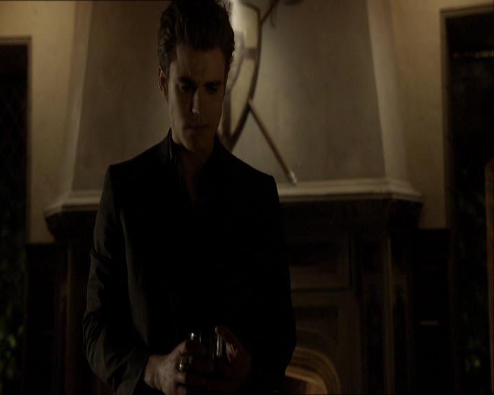 VampireDiariesWorld_dot_org-118UnderControl2260.jpg