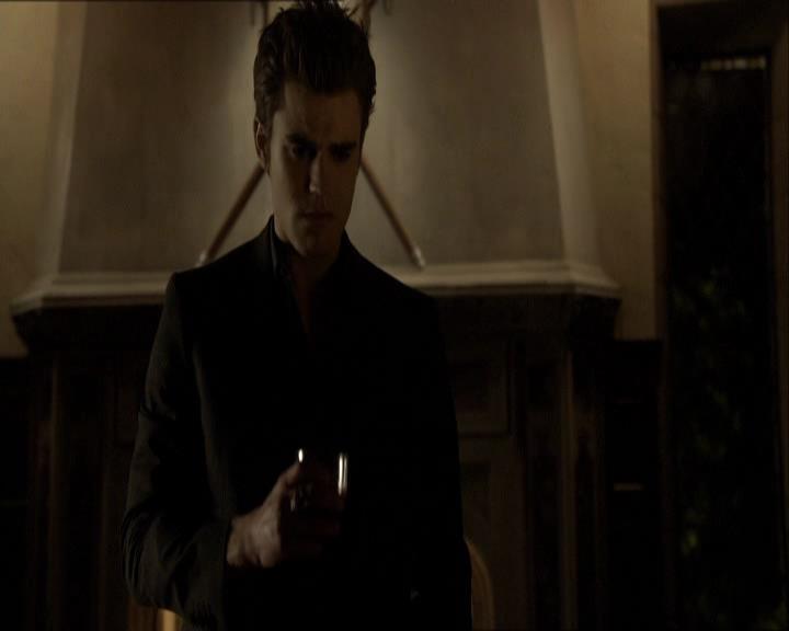 VampireDiariesWorld_dot_org-118UnderControl2262.jpg