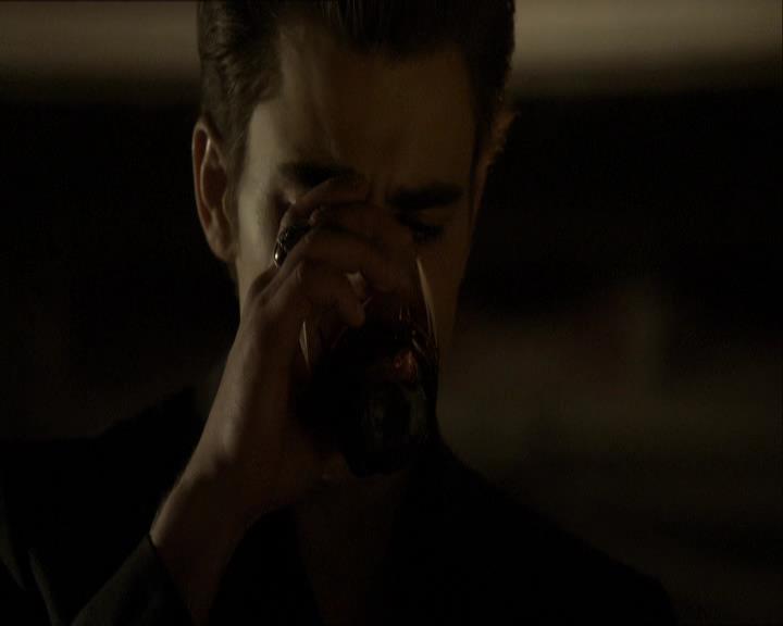 VampireDiariesWorld_dot_org-118UnderControl2269.jpg