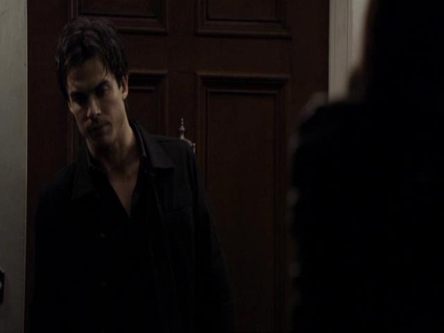VampireDiariesWorld_dot_org-122FoundersDay1994.jpg