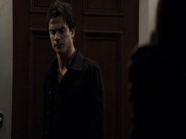 VampireDiariesWorld_dot_org-122FoundersDay1995.jpg
