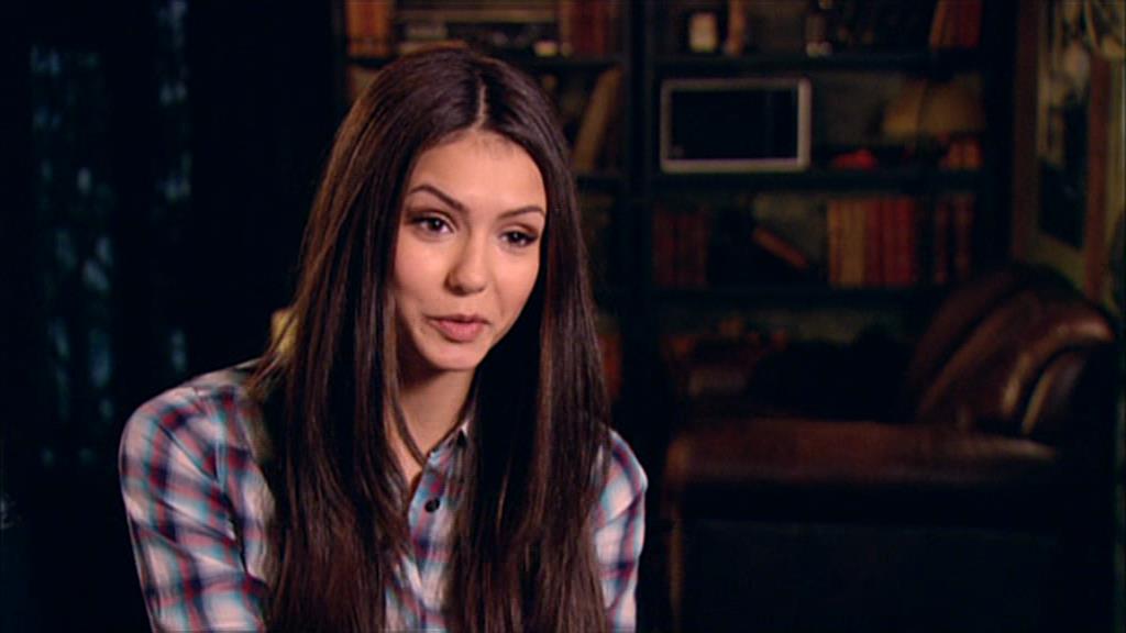 VampireDiariesWorld-dot-org_TVD-S1-SpecialFeatures_ANewBreedOfVampires_Captures00488.jpg