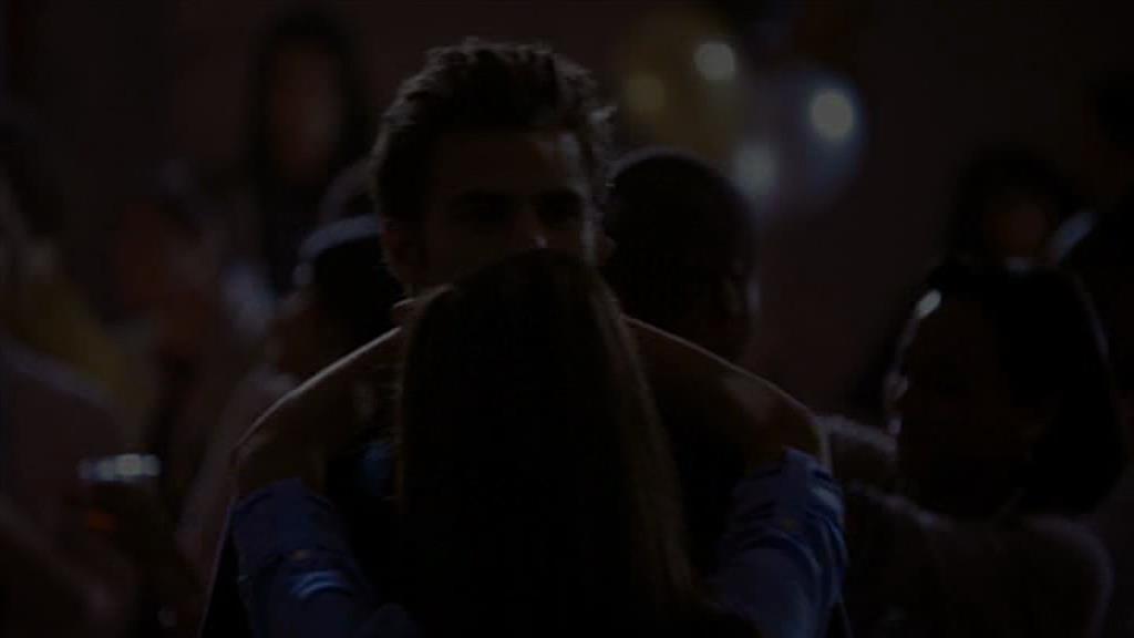 VampireDiariesWorld-dot-org_TVD-S1-SpecialFeatures_IntoMysticFalls_Captures00184.jpg