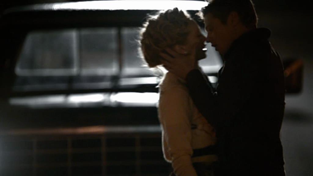 VampireDiariesWorld-dot-org_TVD-S1-SpecialFeatures_IntoMysticFalls_Captures00194.jpg