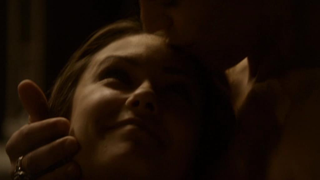 VampireDiariesWorld-dot-org_TVD-S1-SpecialFeatures_IntoMysticFalls_Captures00208.jpg