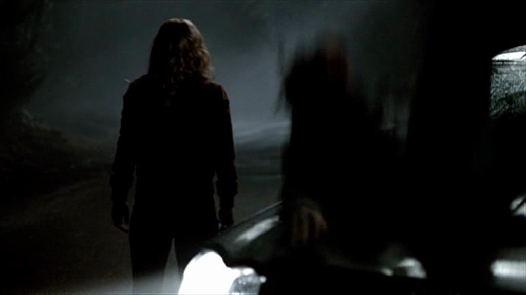 VampireDiariesWorld-dot-org_TVD-S1-SpecialFeatures_IntoMysticFalls_Captures00727.jpg