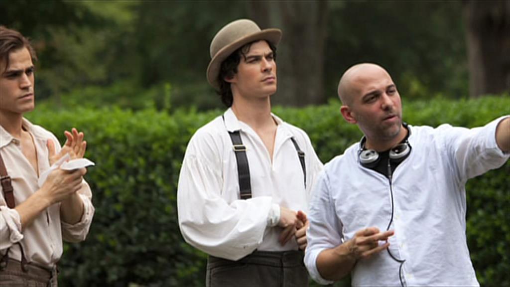 VampireDiariesWorld-dot-org_TVD-S1-SpecialFeatures_IntoMysticFalls_Captures00756.jpg