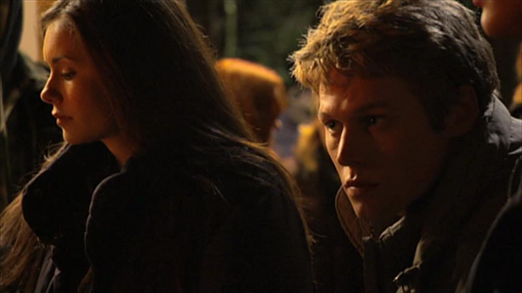 VampireDiariesWorld-dot-org_TVD-S1-SpecialFeatures_IntoMysticFalls_Captures00825.jpg