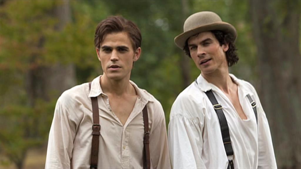 VampireDiariesWorld-dot-org_TVD-S1-SpecialFeatures_IntoMysticFalls_Captures01483.jpg