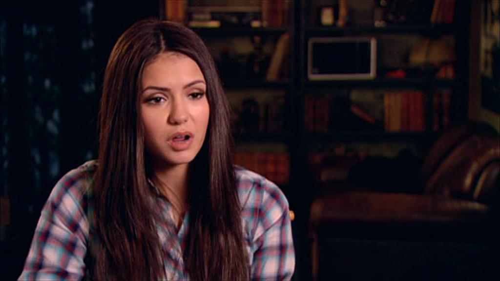 VampireDiariesWorld-dot-org_TVD-S1-SpecialFeatures_IntoMysticFalls_Captures01506.jpg