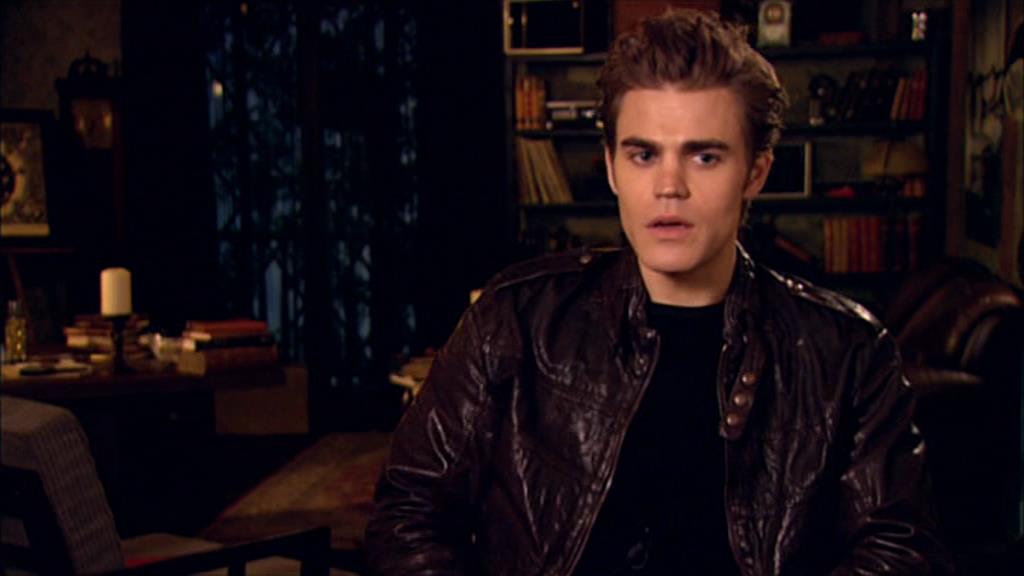 VampireDiariesWorld-dot-org_TVD-S1-SpecialFeatures_IntoMysticFalls_Captures01562.jpg