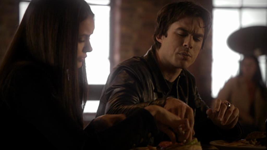 VampireDiariesWorld-dot-org_TVD-S1-SpecialFeatures_Vampires101_Captures00160.jpg