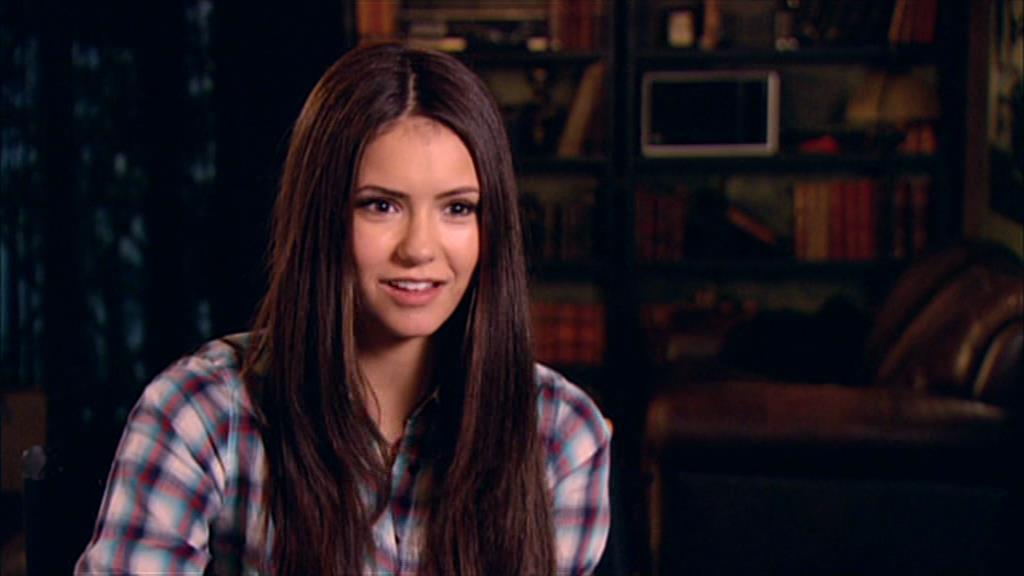 VampireDiariesWorld-dot-org_TVD-S1-SpecialFeatures_Vampires101_Captures00379.jpg