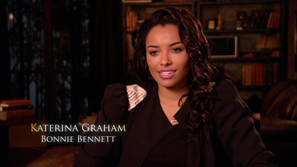 VampireDiariesWorld-dot-org_TVD-S1-SpecialFeatures_WhenVampireDontSuck_Captures00482.jpg