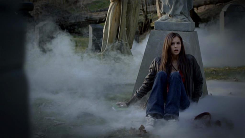 VampireDiariesWorld-dot-org_TVD-S1-SpecialFeatures_WhenVampireDontSuck_Captures00489.jpg