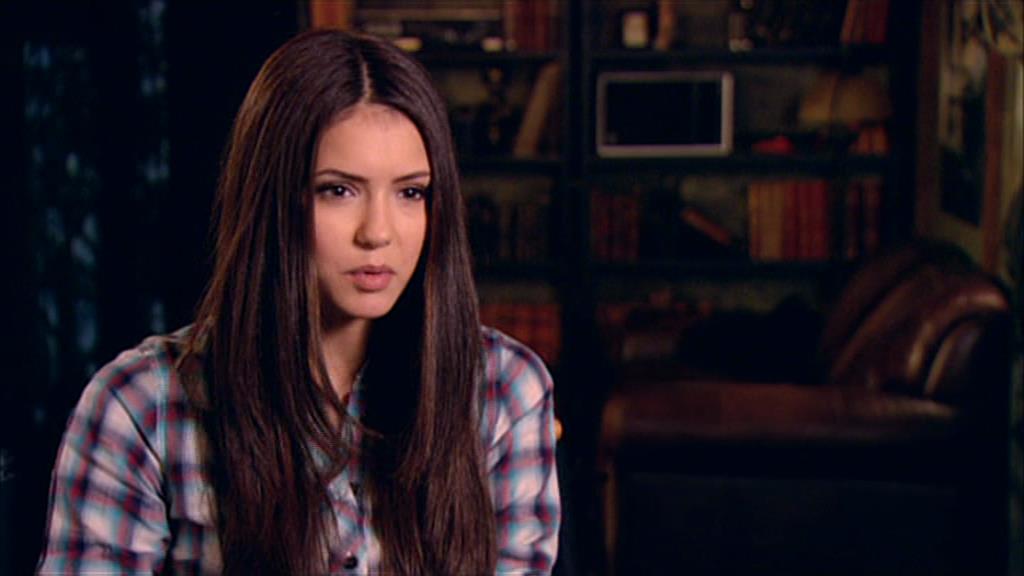 VampireDiariesWorld-dot-org_TVD-S1-SpecialFeatures_WhenVampireDontSuck_Captures00502.jpg