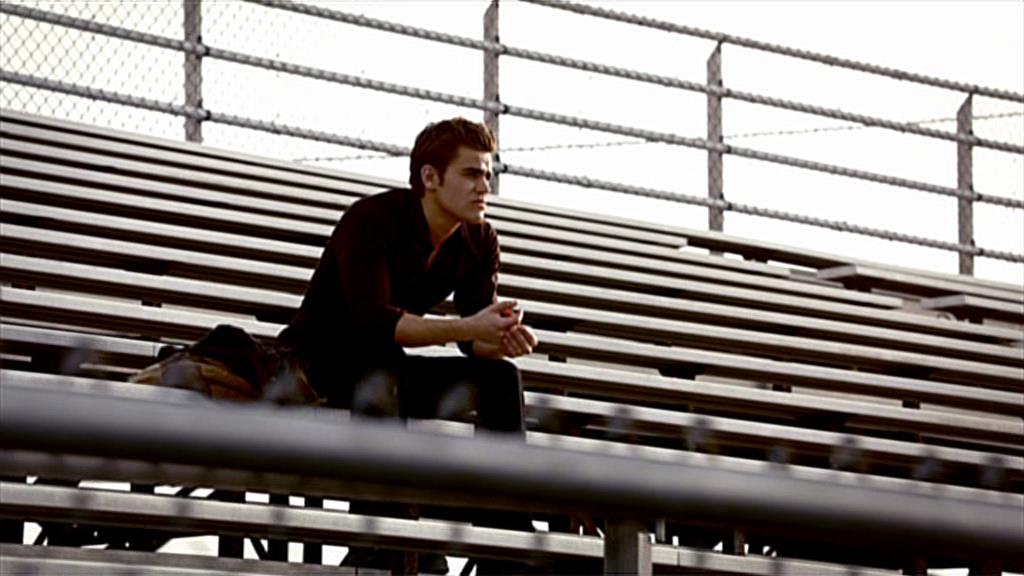 VampireDiariesWorld-dot-org_TVD-S1-SpecialFeatures_WhenVampireDontSuck_Captures00561.jpg