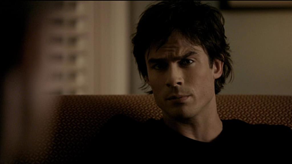 VampireDiariesWorld-dot-org_TVD-S1-SpecialFeatures_WhenVampireDontSuck_Captures00613.jpg