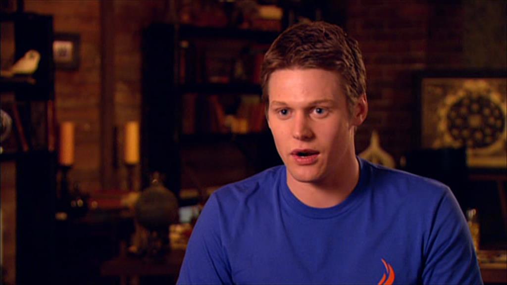 VampireDiariesWorld-dot-org_TVD-S1-SpecialFeatures_WhenVampireDontSuck_Captures00985.jpg