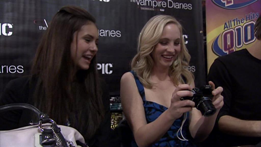 VampireDiariesWorld-dot-org_TVD-S1-SpecialFeatures_WhenVampireDontSuck_Captures01030.jpg