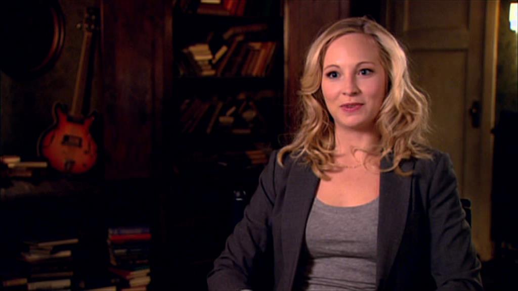 VampireDiariesWorld-dot-org_TVD-S1-SpecialFeatures_WhenVampireDontSuck_Captures01053.jpg