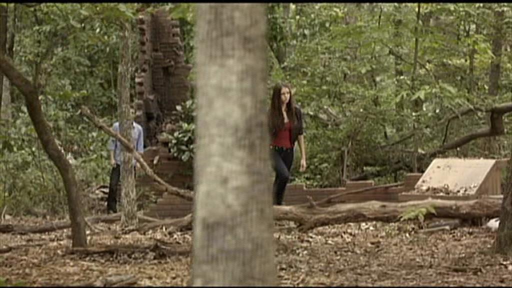 VampireDiariesWorld-dot-org_TVD-S1-UnairedScenes1x05_Captures00013.jpg