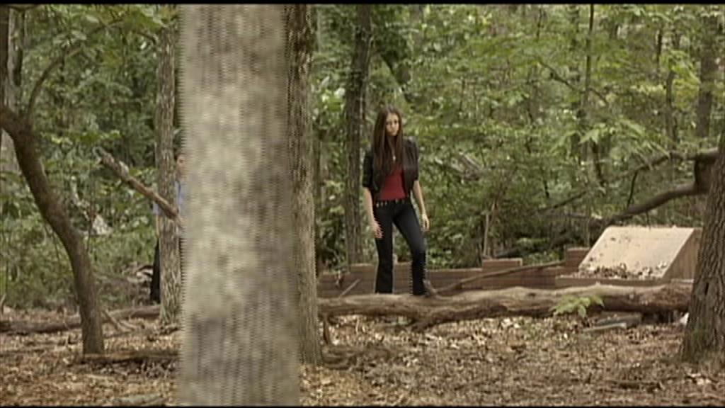 VampireDiariesWorld-dot-org_TVD-S1-UnairedScenes1x05_Captures00014.jpg