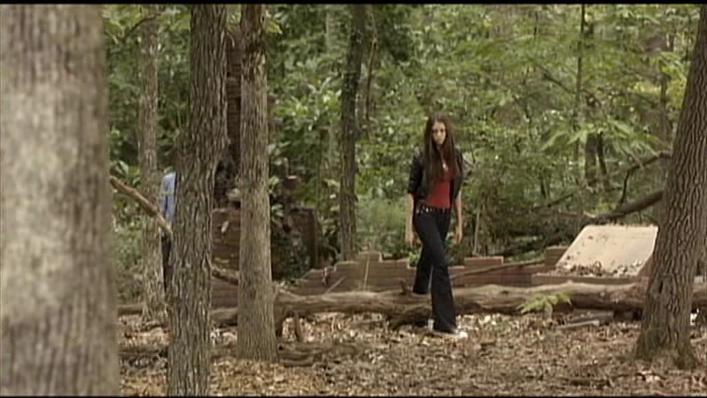 VampireDiariesWorld-dot-org_TVD-S1-UnairedScenes1x05_Captures00016.jpg