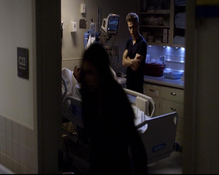 VampireDiariesWorld-dot-org_2x01TheReturn0822.jpg