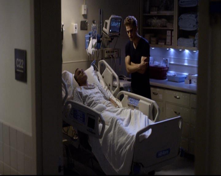VampireDiariesWorld-dot-org_2x01TheReturn0825.jpg