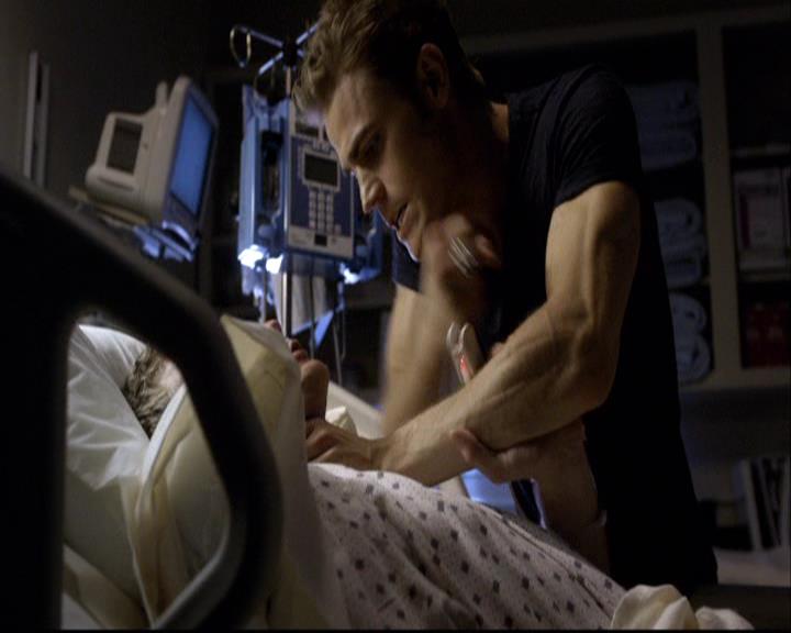 VampireDiariesWorld-dot-org_2x01TheReturn0838.jpg