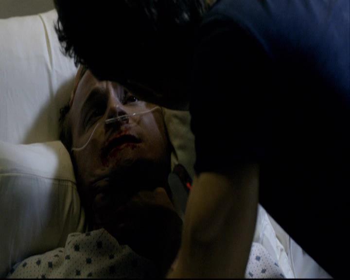 VampireDiariesWorld-dot-org_2x01TheReturn0849.jpg