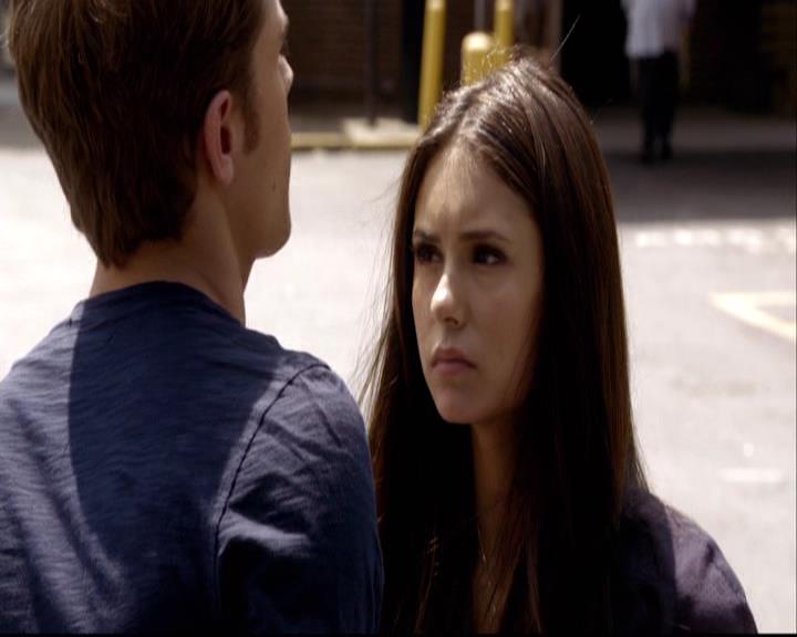 VampireDiariesWorld-dot-org_2x01TheReturn0945.jpg