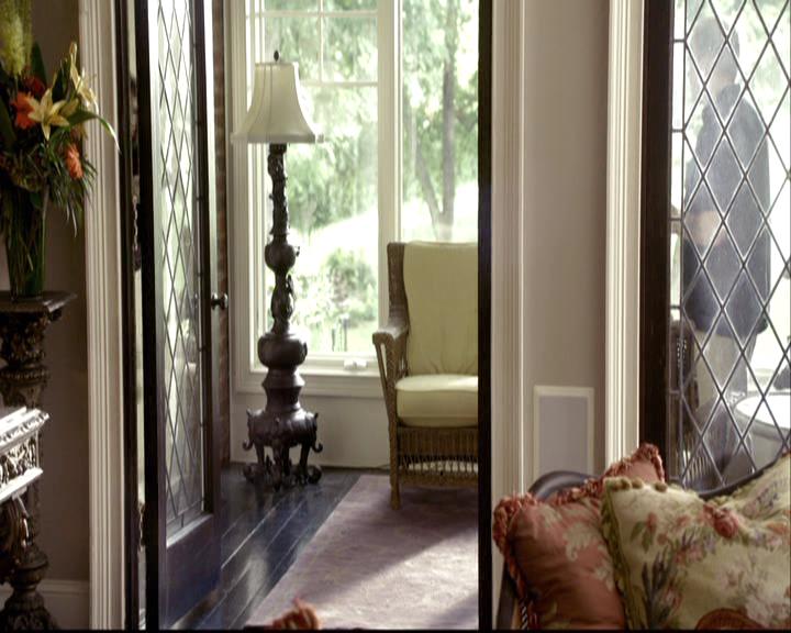 VampireDiariesWorld-dot-org_2x01TheReturn1050.jpg
