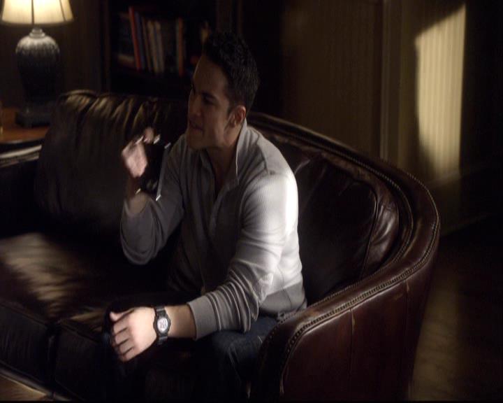 VampireDiariesWorld-dot-org_2x01TheReturn1311.jpg
