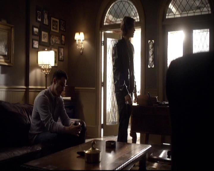 VampireDiariesWorld-dot-org_2x01TheReturn1316.jpg