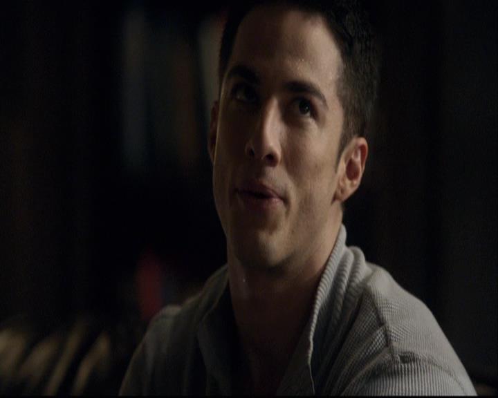 VampireDiariesWorld-dot-org_2x01TheReturn1325.jpg