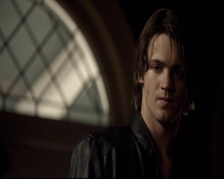 VampireDiariesWorld-dot-org_2x01TheReturn1327.jpg