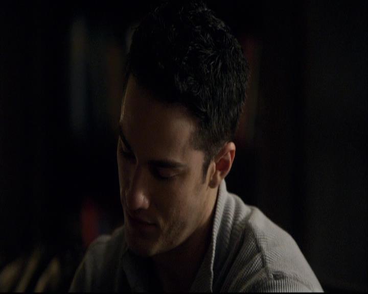 VampireDiariesWorld-dot-org_2x01TheReturn1329.jpg