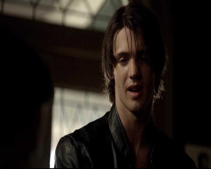VampireDiariesWorld-dot-org_2x01TheReturn1335.jpg